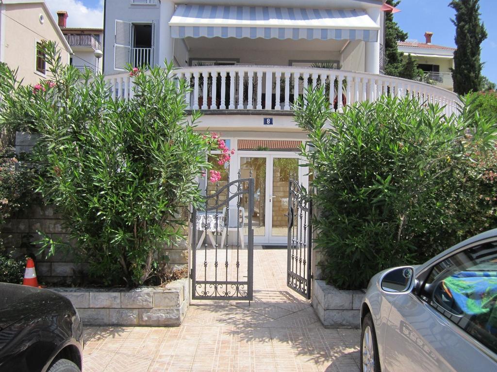 Apartments Antonia Malinska Quarto foto