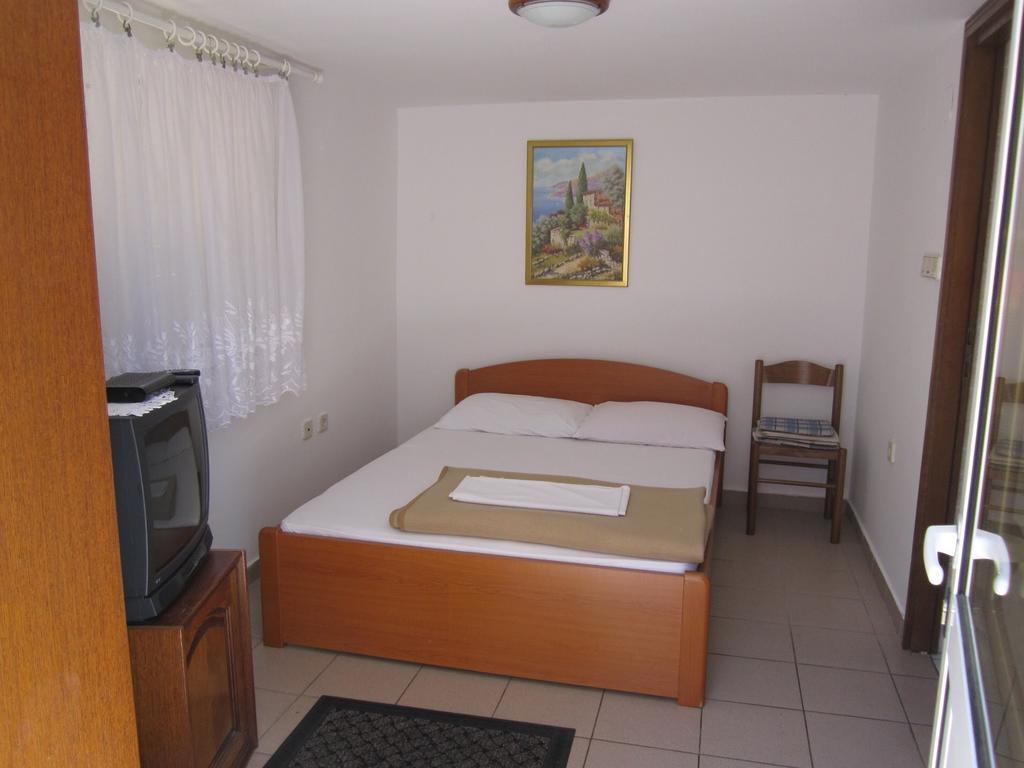 Apartments Antonia Malinska Quarto foto