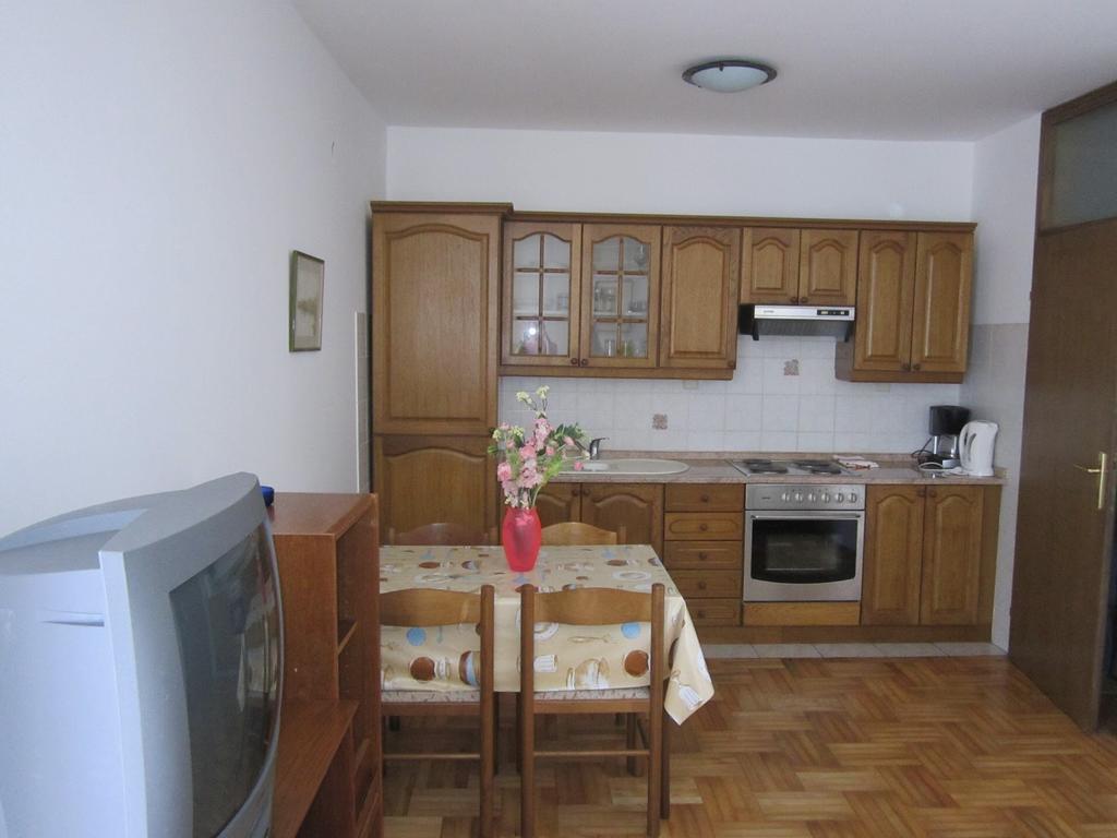 Apartments Antonia Malinska Quarto foto
